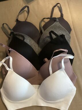 NWOT Seamless Ribbed Wireless Bra - White, Mauve, Gray, Black